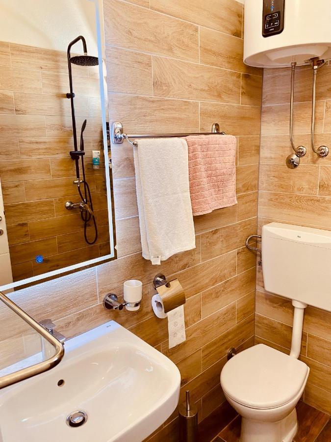 Apartment Elena Donji Okrug  エクステリア 写真
