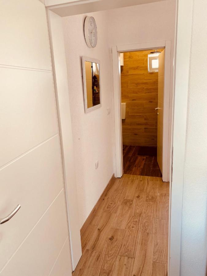 Apartment Elena Donji Okrug  エクステリア 写真